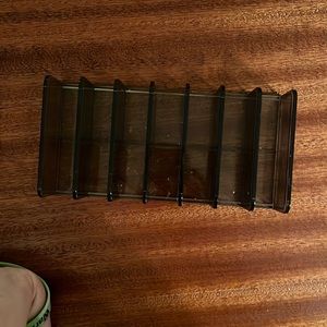 It’s a makeup palette holder it’s in great condition I dont wear makeup no more
